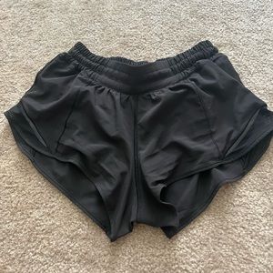 Lululemon low rise hotty hot shorts
